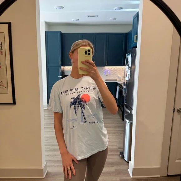 Light Blue Comfort Colors Key West T-Shirt - SIZE M - Picture 1 of 5